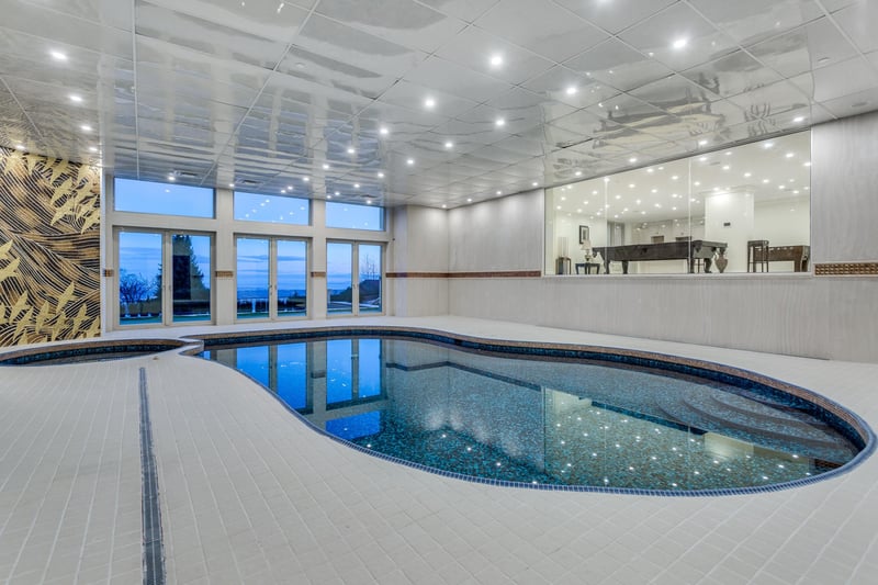 Luxury estate at 1175 Eyremount Drive, West Vancouver, BC — photo 12