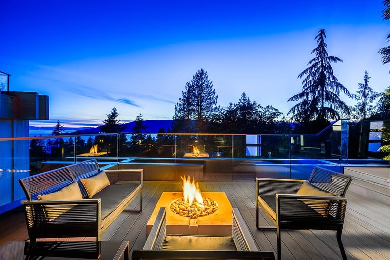 Luxury estate at 5325 Montiverdi Place, West Vancouver, BC — photo 2