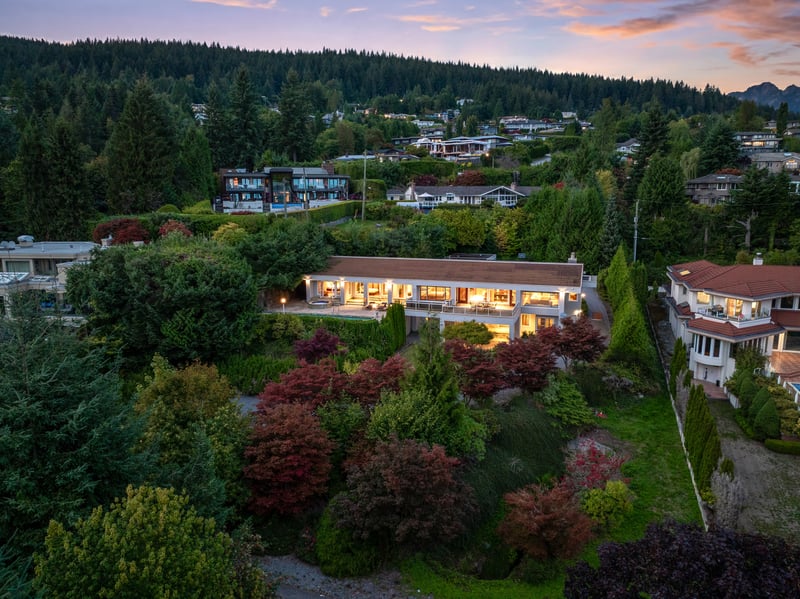 Luxury estate at 1035 King Georges Way, West Vancouver, BC — photo 4
