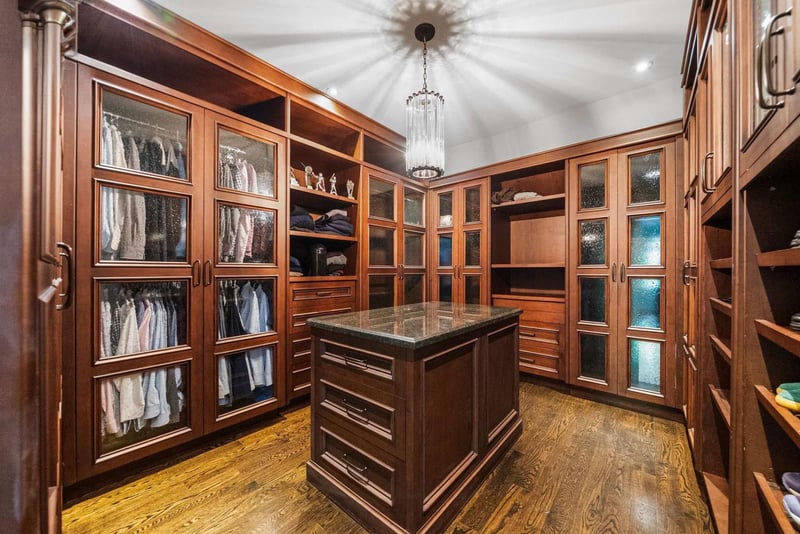 Luxury estate at 6 Vesta Drive, Toronto, ON — photo 11