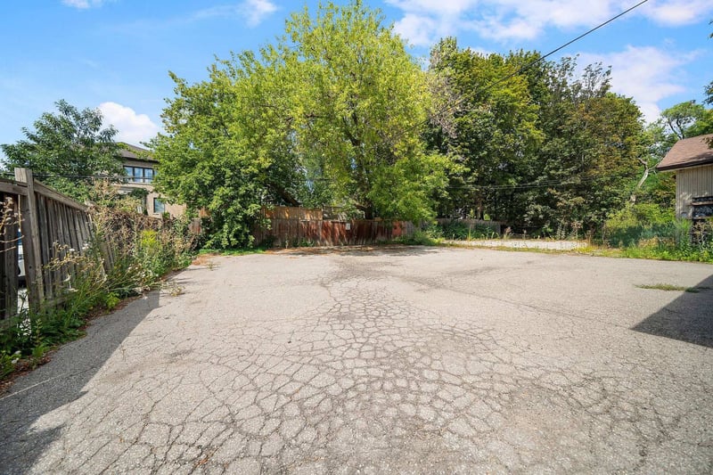 Luxury estate at 110-112 Sheppard Avenue West, Toronto, ON — photo 3