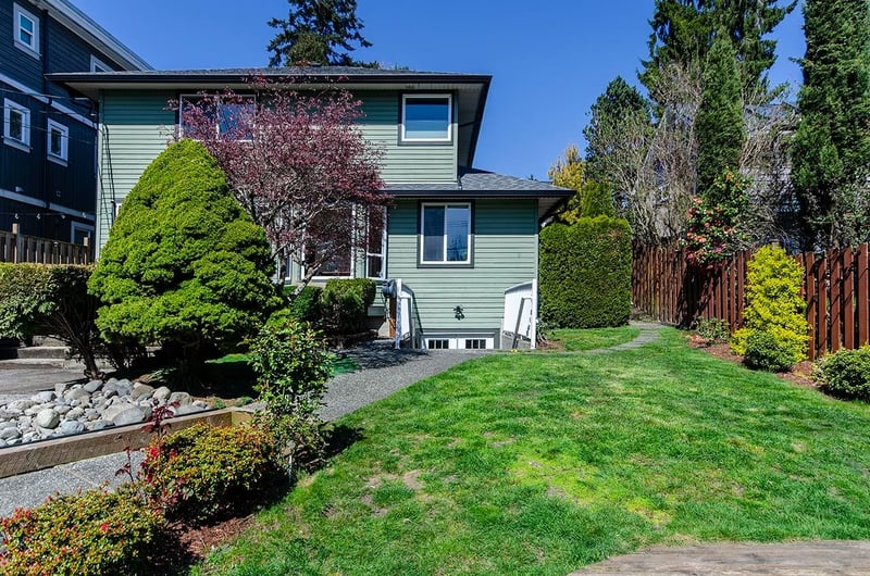 Luxury estate at 1075 Adderley Street, North Vancouver, BC — photo 34