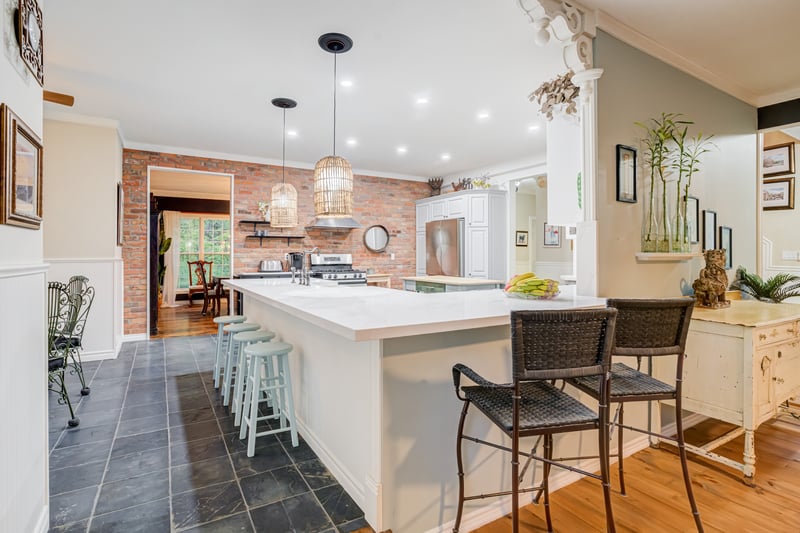 Luxury estate at 1097 Mineral Springs Road, Hamilton, ON — photo 8