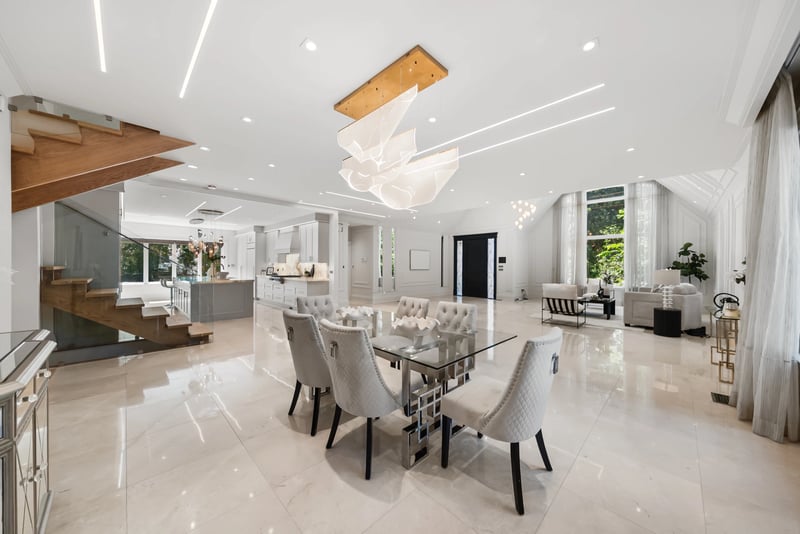 Luxury estate at 3168 Lakeshore Road West, Oakville, ON — photo 9