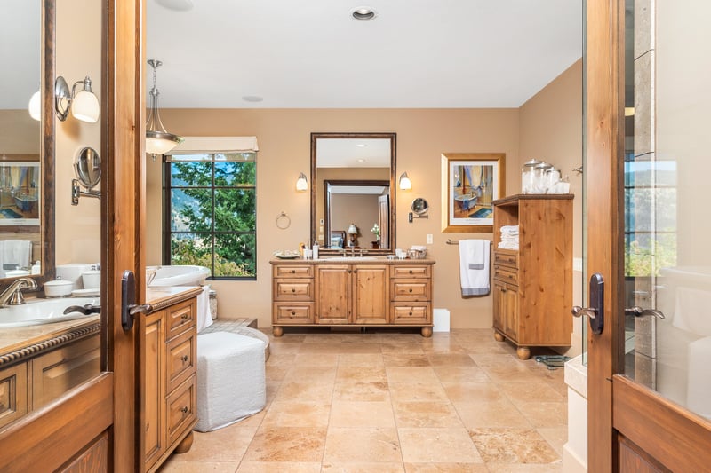 Luxury estate at 3006 Coachwood Crescent, North Okanagan, BC — photo 14
