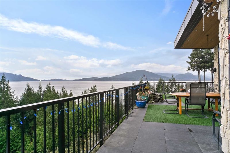 Luxury estate at 50 Sweetwater Place, Lions Bay — photo 9