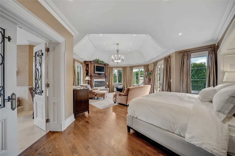 Luxury estate at 76 Scotch Valley Drive, King City — photo 12