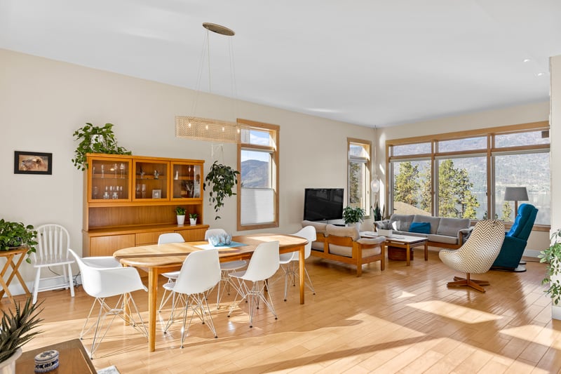 Luxury estate at 10989 Maddock Avenue, Lake Country, BC — photo 3
