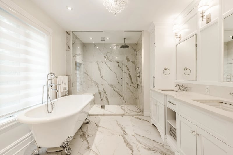 Luxury estate at 524 Rue des Falaises, Mont-Saint-Hilaire, QC — photo 19