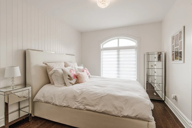 Luxury estate at 524 Rue des Falaises, Mont-Saint-Hilaire, QC — photo 21