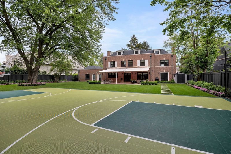 Luxury estate at 31 Sandringham Drive, Toronto — photo 21