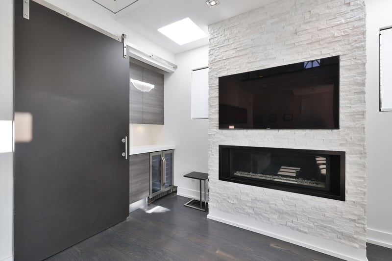 Luxury estate at 647 Montbeck Crescent, Mississauga, ON — photo 18
