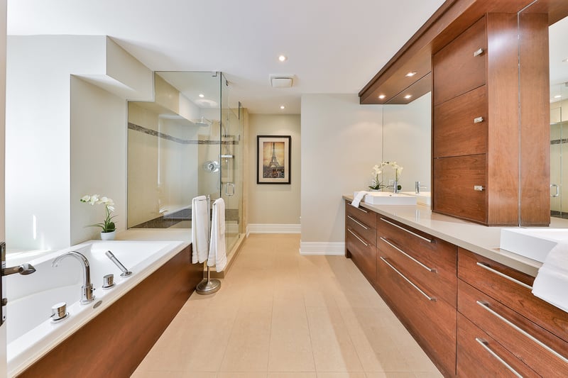 Luxury estate at 80 Oakes Drive, Mississauga, ON — photo 15