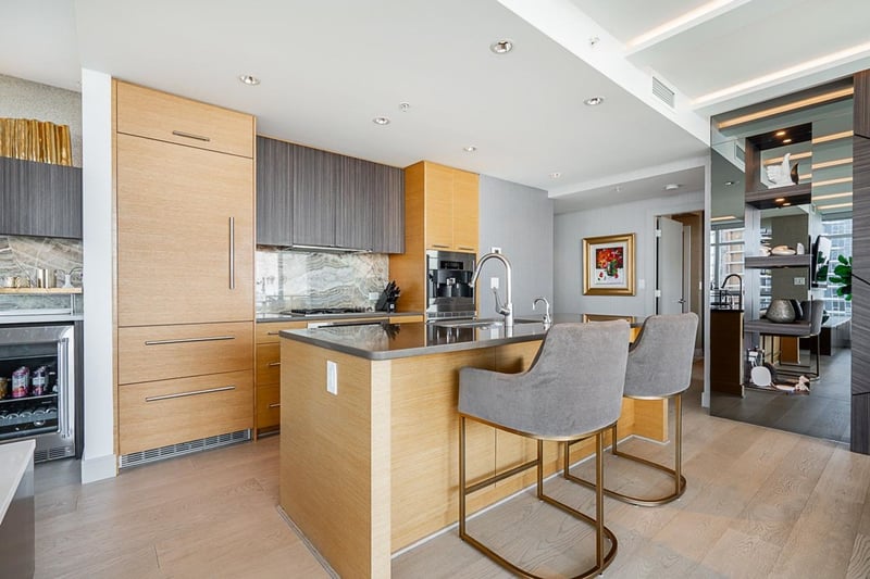 Luxury estate at 15152 Russell Avenue, White Rock, BC — photo 6