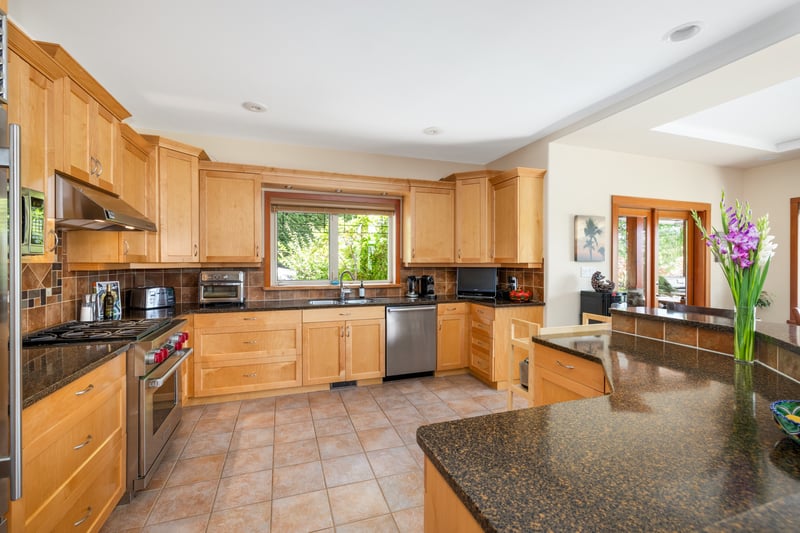 Luxury estate at 1474 Vernon Drive, Gibsons, BC — photo 11