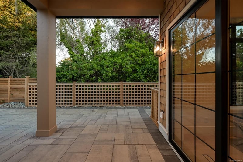 Luxury estate at 587 Oliver Street, Victoria, BC — photo 10