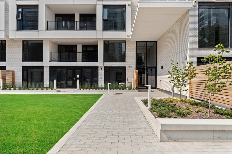 Luxury estate at 200 Keewatin Avenue #PH410, Toronto, ON — photo 19