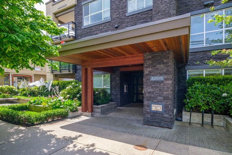 2-bedroom luxury home in 3205 Mountain Highway #118, North Vancouver, BC