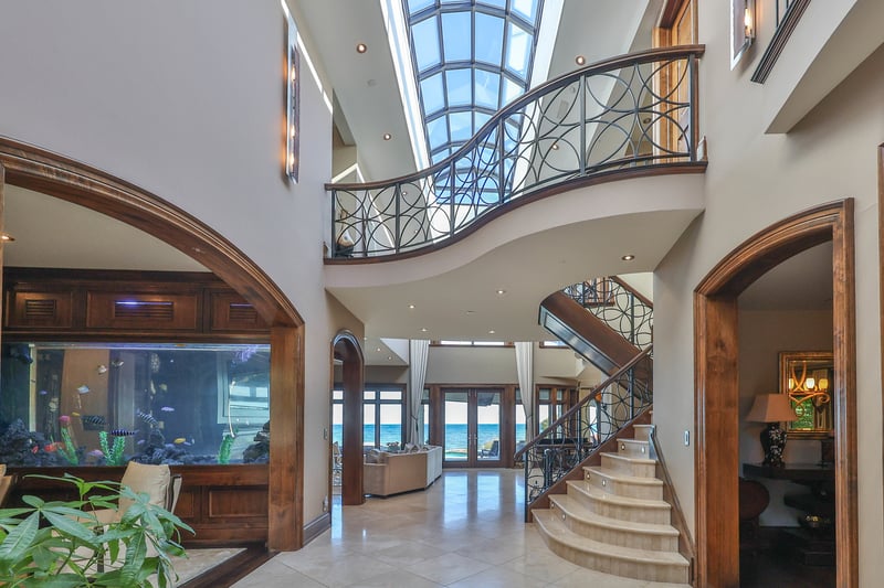 Luxury estate at 1500 Watersedge Road, Mississauga, ON — photo 9