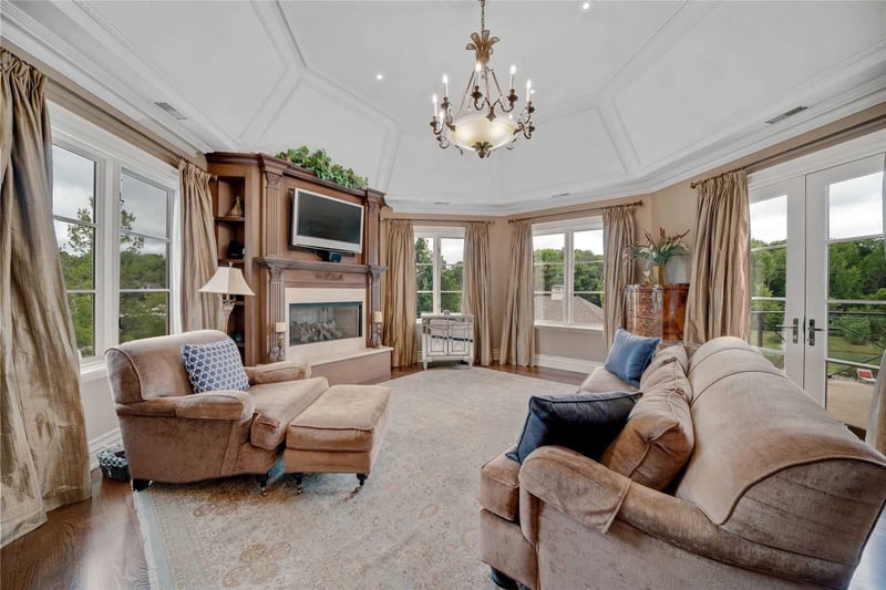 Luxury estate at 76 Scotch Valley Drive, King City — photo 11