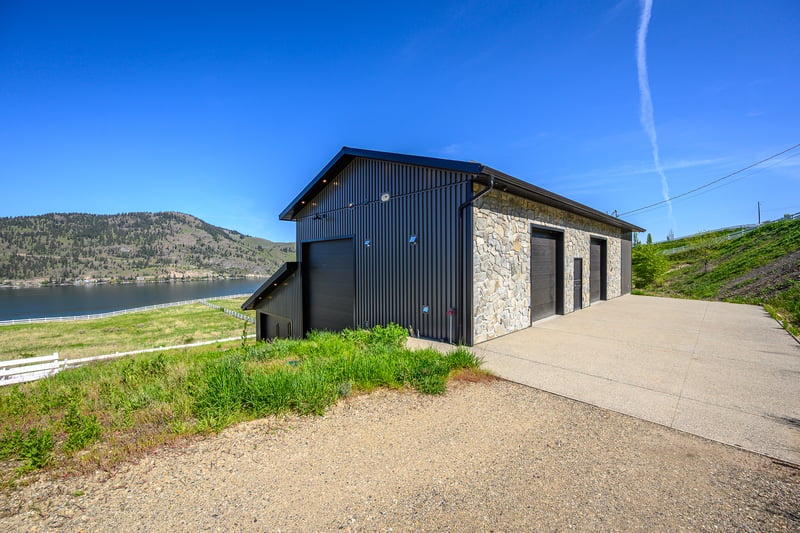 Luxury estate at 8399 Bench Row Road, Vernon, BC — photo 25