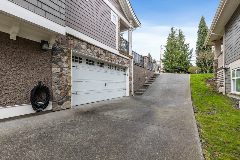 Luxury estate at 5733 182 Street, Surrey, BC — photo 34