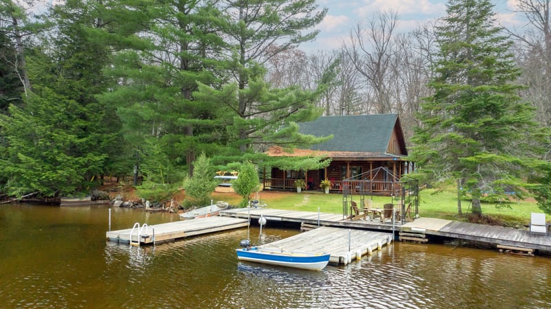 Luxury estate at 30 McVittie Island, Bracebridge, ON — photo 8