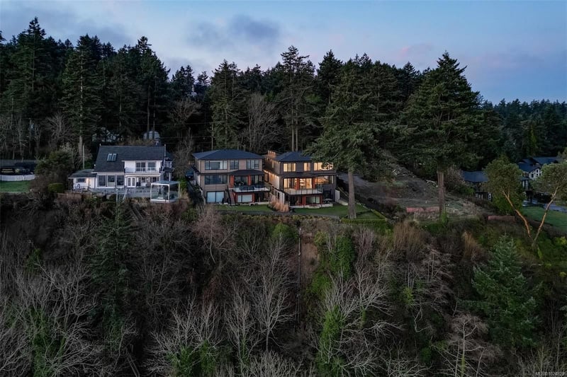 Luxury estate at 4599 Cordova Bay Road, Saanich, BC — photo 34