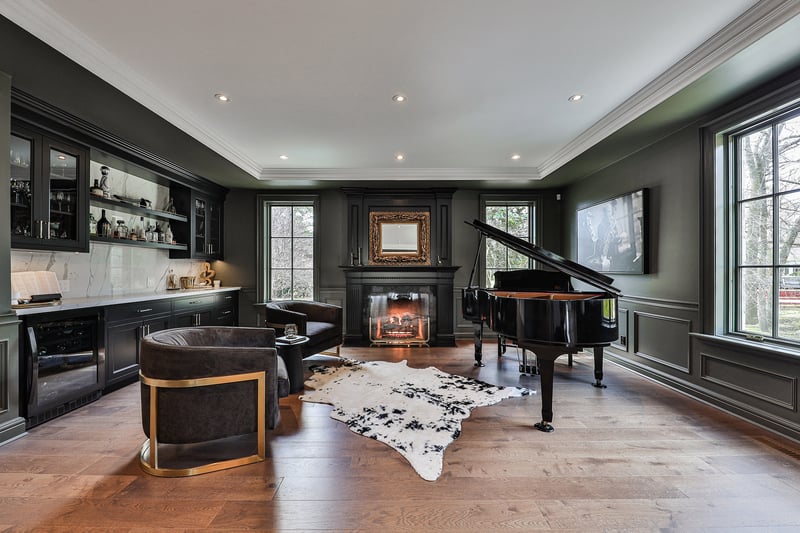 Luxury estate at 1257 Tecumseh Park Drive, Mississauga, ON — photo 13
