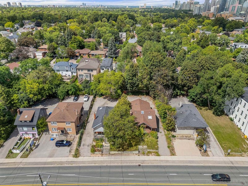 Luxury estate at 110-112 Sheppard Avenue West, Toronto, ON — photo 4