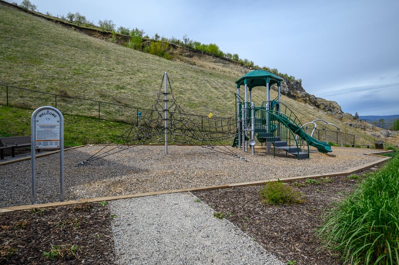 Luxury estate at 429 Morningview Drive, North Okanagan, BC — photo 25