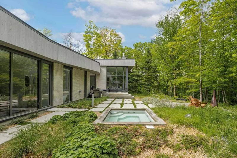 Luxury estate at 15 Chemin du Hibou, Eastman, QC — photo 47