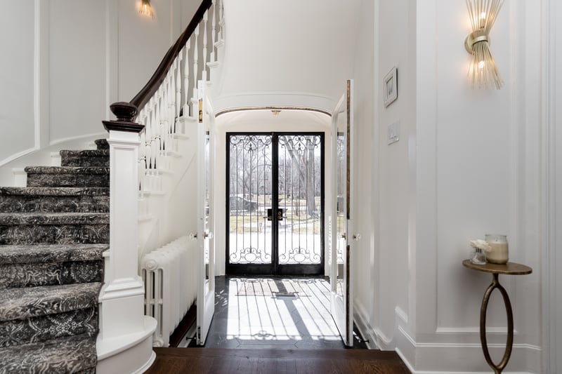 Luxury estate at 12 Ruskin Row, Winnipeg, MB — photo 8