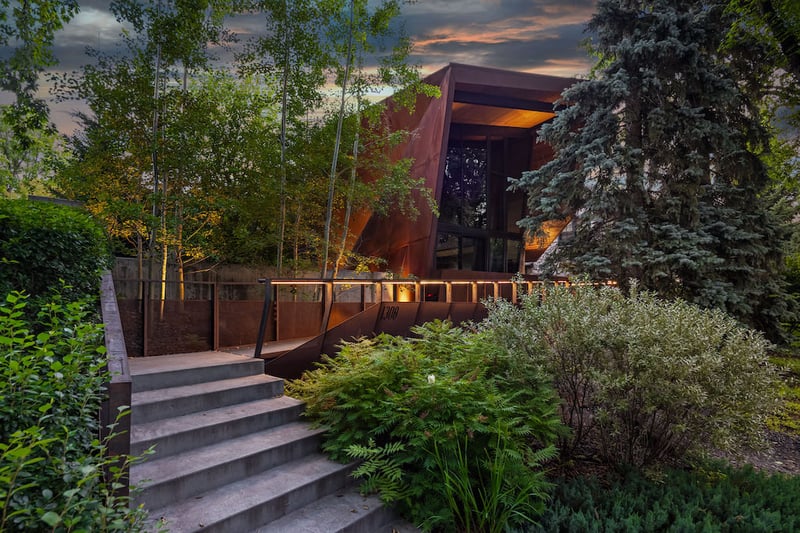 Luxury estate at 1308 Montreal Avenue Southwest, Calgary, AB — photo 2