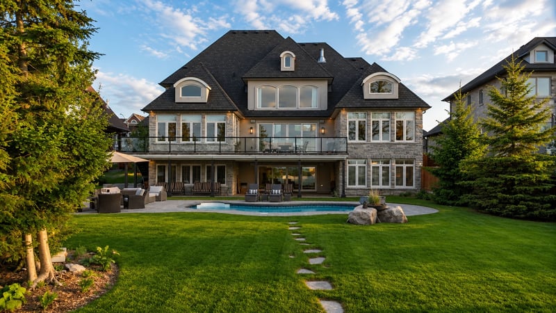 Luxury estate at 39 Plunkett Court, Barrie, ON — photo 10