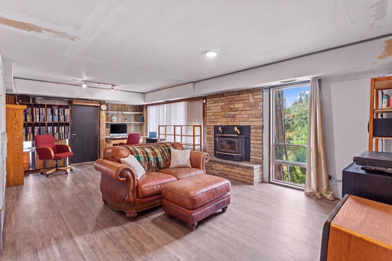 Luxury estate at 115 Isleview Place, Lions Bay, BC — photo 16
