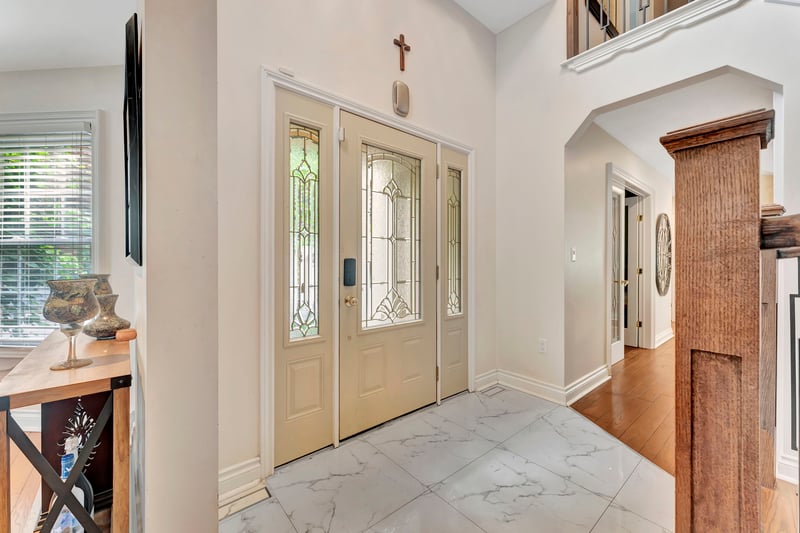 Luxury estate at 17 Lee-Arn Court, Delhi, ON — photo 5
