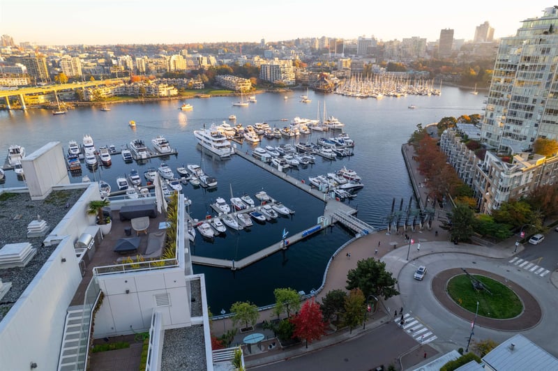 Luxury estate at 1111 Marinaside Crescent #1501, Vancouver, BC — photo 12