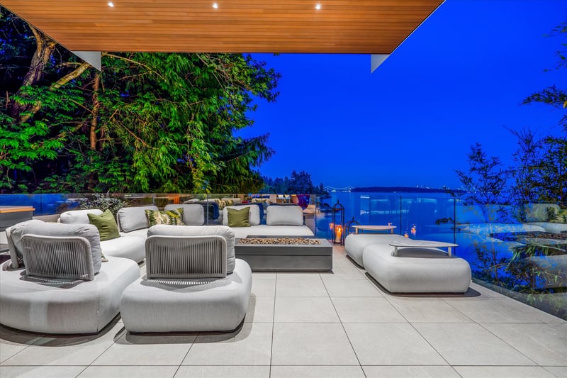 Luxury estate at 3478 Marine Drive, West Vancouver, BC — photo 2