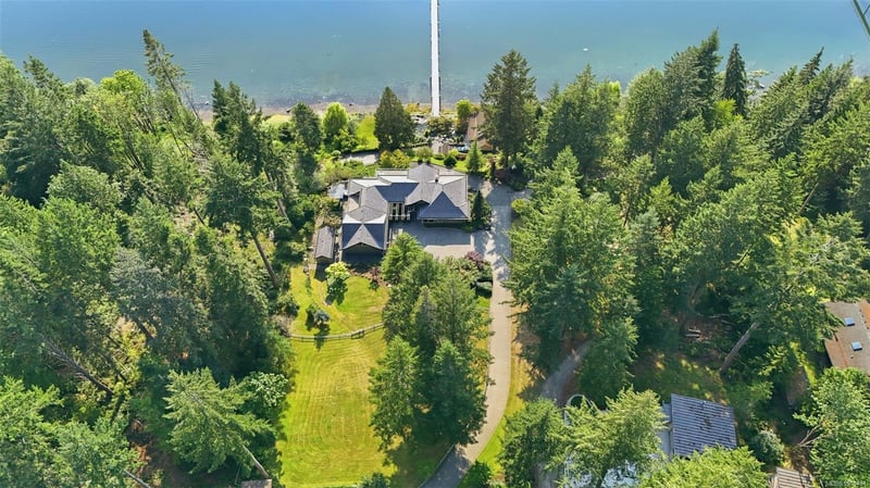Luxury estate at 1157 West Road, Quadra Island, BC — photo 3
