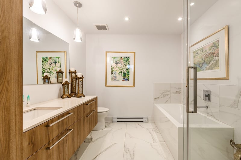 Luxury estate at 318 Rue Narbonne, Sainte-Julie, QC — photo 24