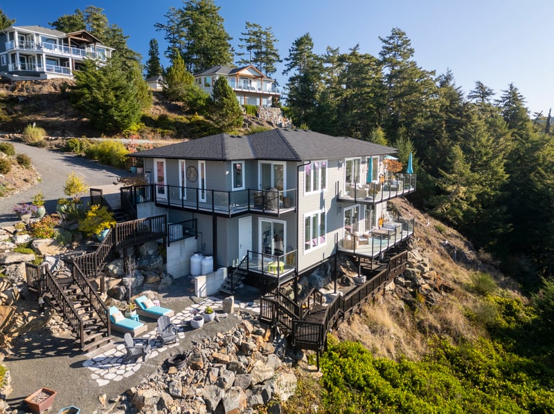 Luxury estate at 7470 Thornton Heights, Sooke, BC — photo 4