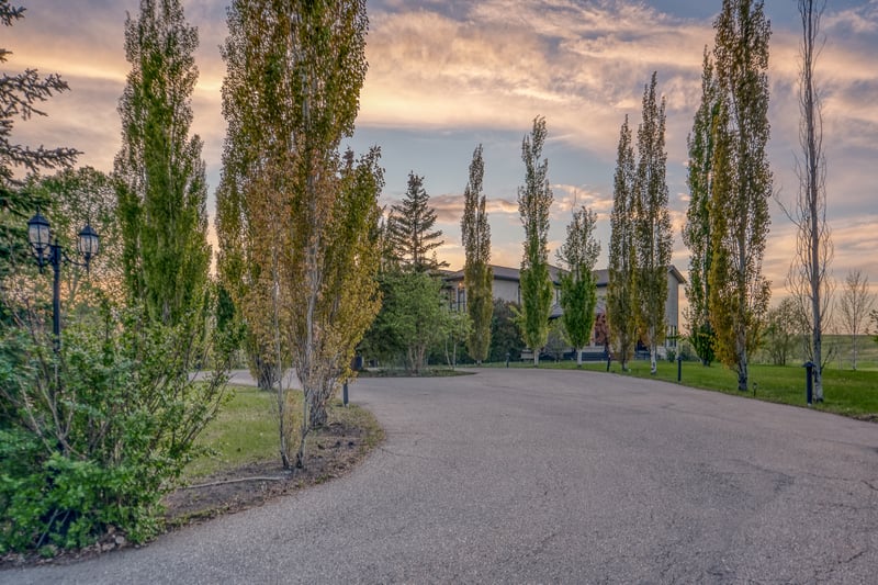 Luxury estate at 40 Blueridge Bay, Calgary, AB — photo 8
