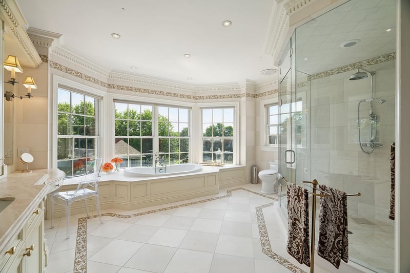 Luxury estate at 91 Fairfield Drive, King City, ON — photo 9