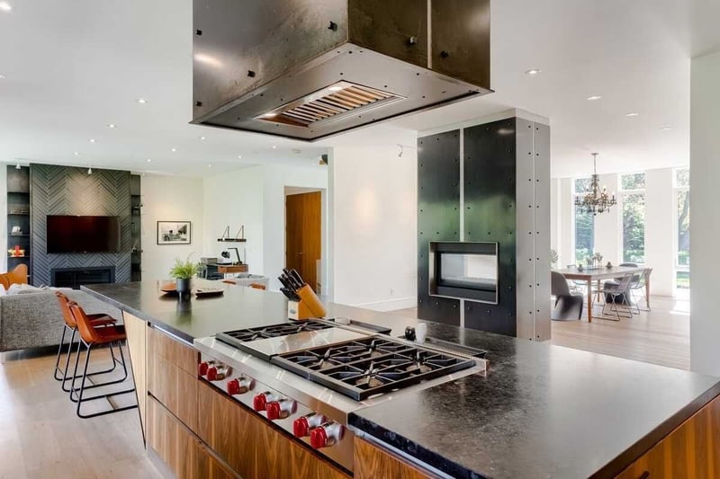Luxury estate at 1487 Lakeshore Road West, Oakville, ON — photo 6