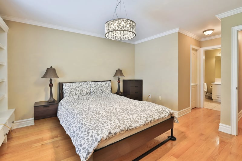 Luxury estate at 1832 Chesbro Court, Mississauga, ON — photo 9