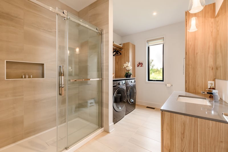 Luxury estate at 318 Rue Narbonne, Sainte-Julie, QC — photo 15