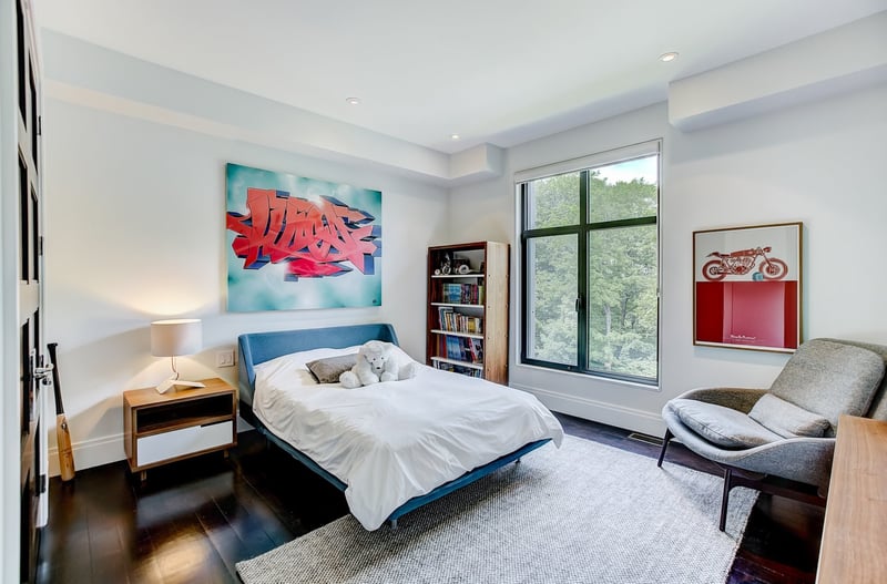 Luxury estate at 528 Rue du Sommet, Mont Saint-Hilaire — photo 21