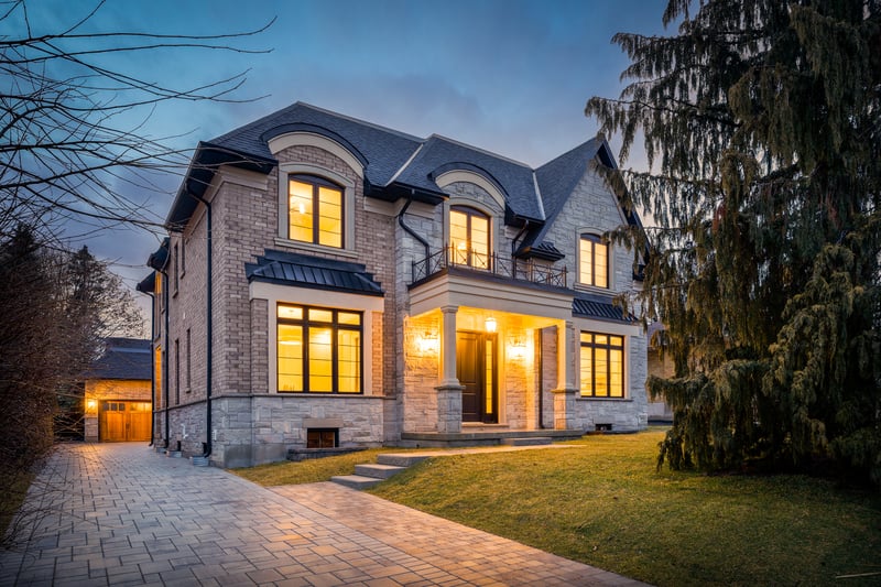 Luxury estate at 501 Avonwood Drive, Mississauga, ON — photo 2