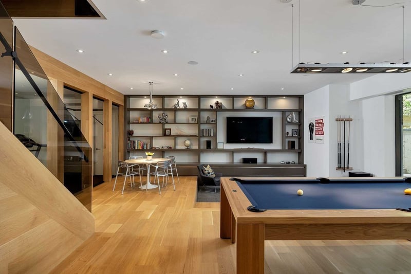 Luxury estate at 11 North Drive, Toronto — photo 16